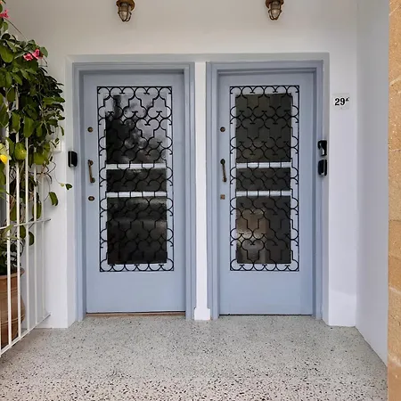 Liberty House - Two Bedroom * 니코시아