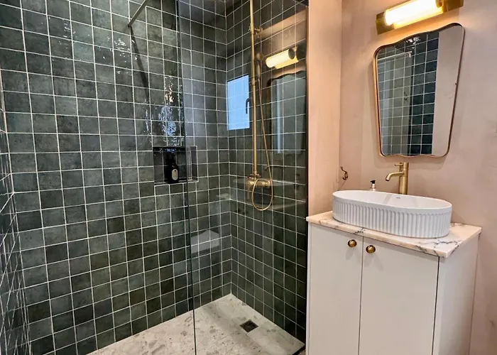 Liberty House - Two Bedroom * Nicosie