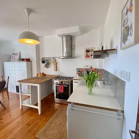 Liberty House - Two Bedroom Daire *